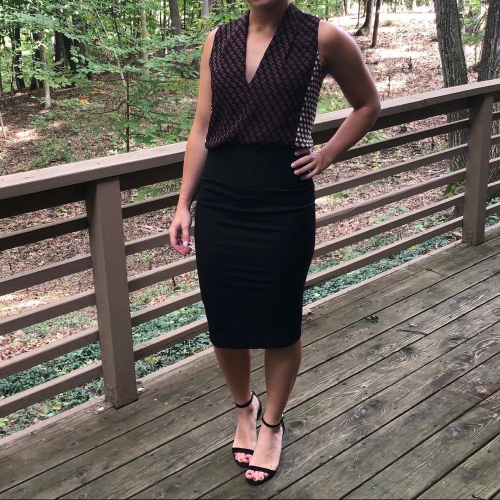 💓NEW LISTING💓 Express Pencil Skirt